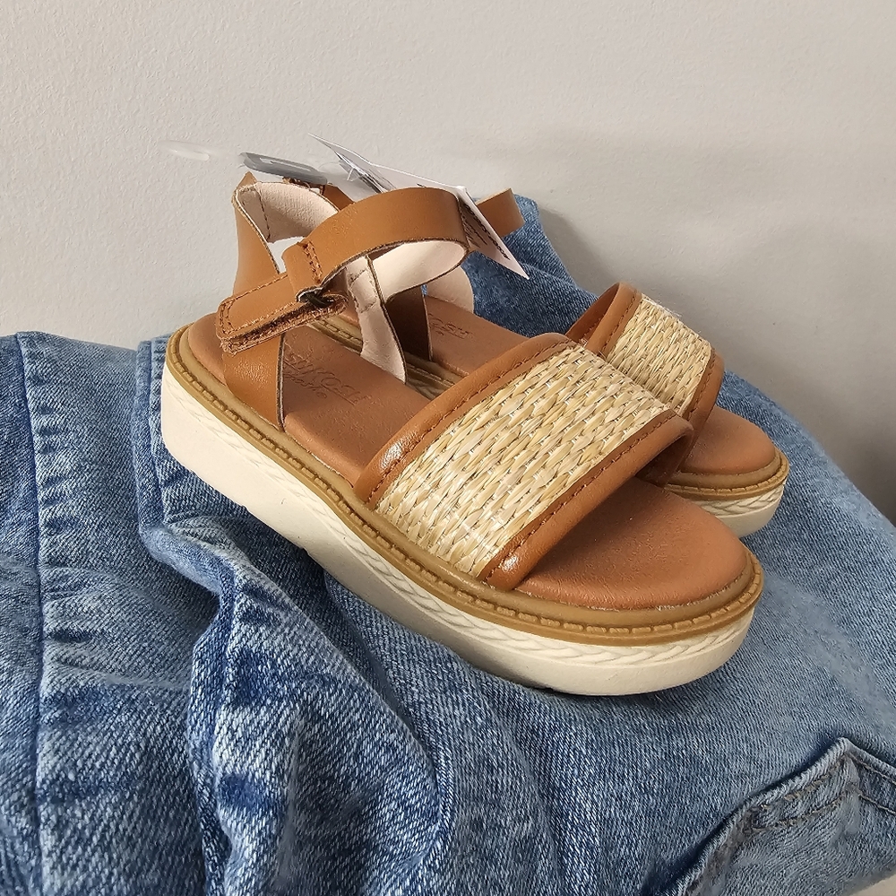 Oshkosh Toddler Sandals Size 7